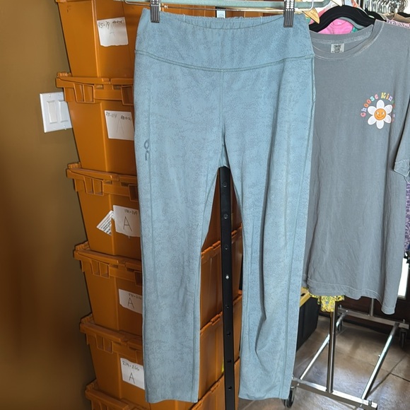 On Running Women's ON Running Tights 7/8 Sea Blue Size Small - Picture 10 of 14